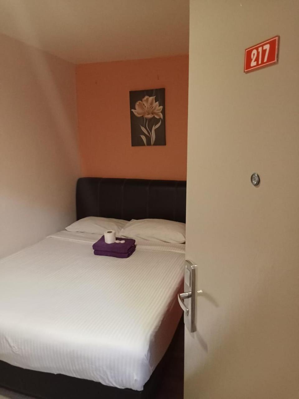 33 Star Hotel By The Awinka Group Of Management Kuala Lumpur Dış mekan fotoğraf